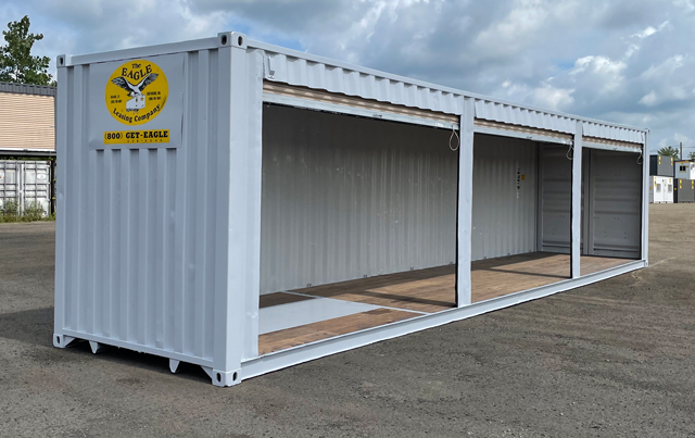 https://www.eagleleasing.com/wp-content/uploads/2022/08/40ft-container-3-12ft-rollups-2.jpg