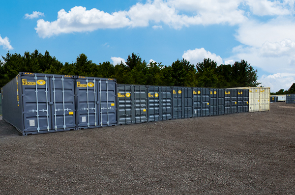 https://www.eagleleasing.com/wp-content/uploads/2023/04/yard-storage-containers.jpg